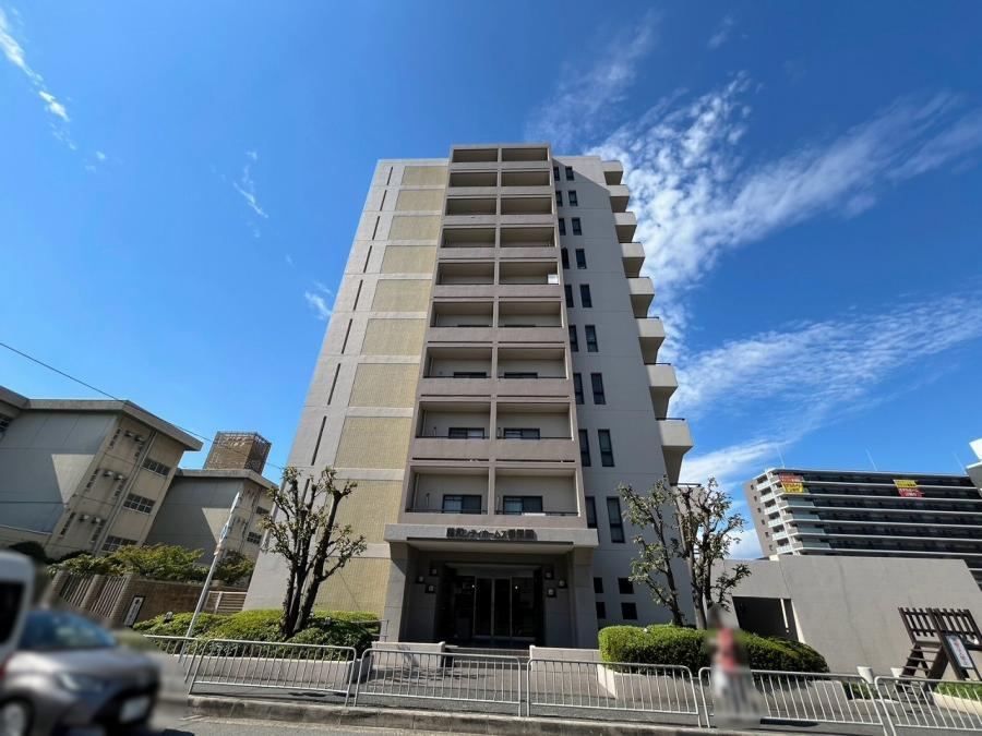 3LDK apartment in Neyagawa, Osaka - Photo 1