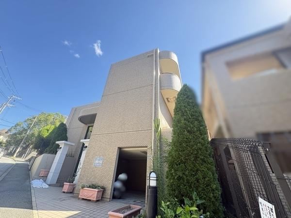 4LDK apartment in Takarazuka, Hyogo - Photo 1
