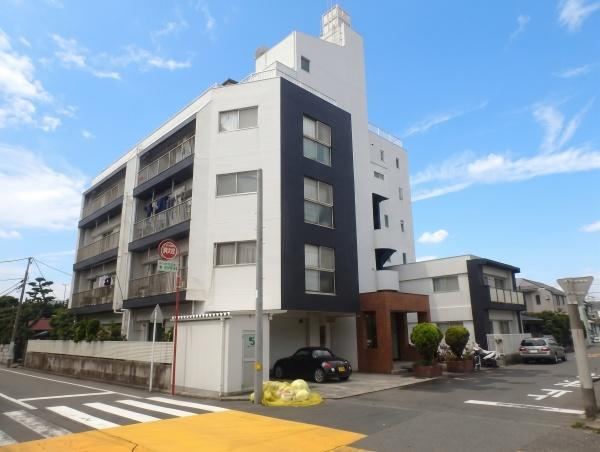 2DK apartment in Chigasaki, Kanagawa - Photo 1
