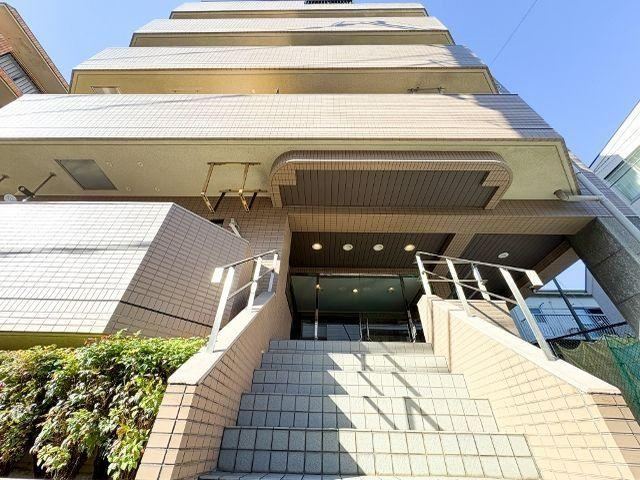 2LDK+S apartment in Setagaya Ward, Tokyo - Photo 1