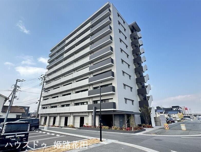 2LDK+S apartment in Himeji, Hyogo - Photo 1