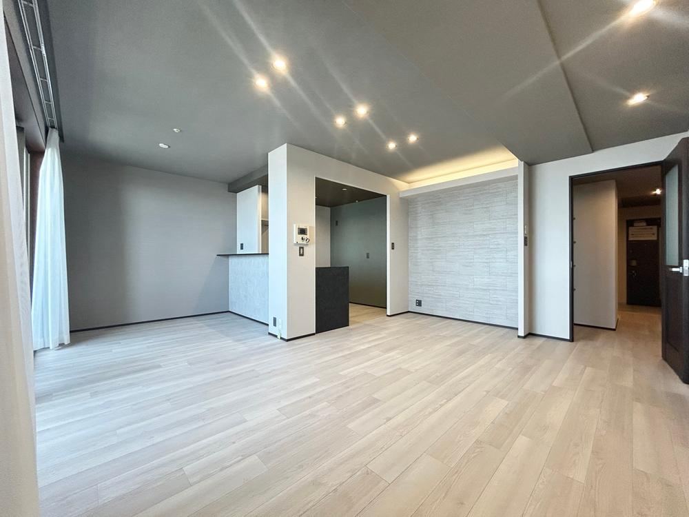 3LDK apartment in Minato Ward, Osaka - Photo 1