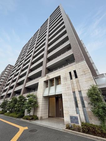 2LDK apartment in Takamatsu