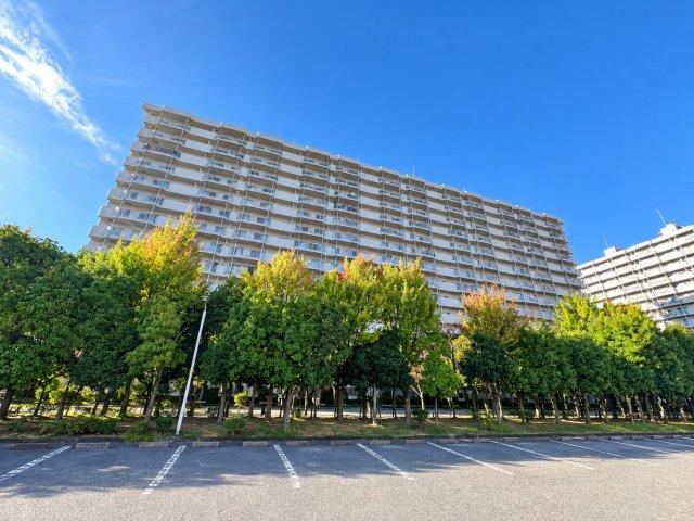 3LDK apartment in Hanamigawa Ward, Chiba - Photo 1