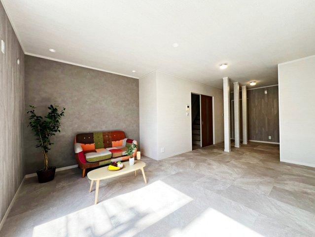 4LDK house in Minato Ward, Osaka - Photo 1