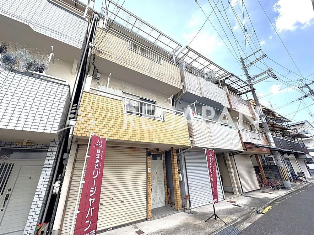 4LDK house in Higashiosaka, Osaka - Photo 1