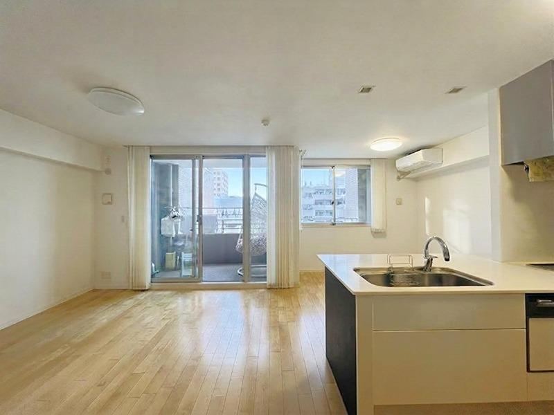 4LDK apartment in Nishi Ward, Fukuoka - Photo 1