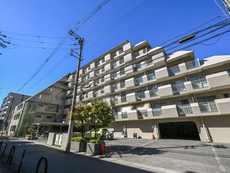 2LDK apartment in Suita, Osaka - Photo 1