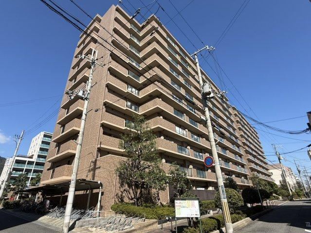 3LDK apartment in Higashinada Ward, Kobe, Hyogo - Photo 1