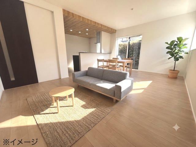 4LDK house in Hatsukaichi, Hiroshima - Photo 1