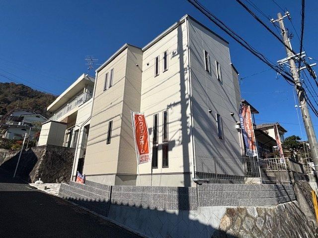 3LDK house in Asaminami Ward, Hiroshima - Photo 1