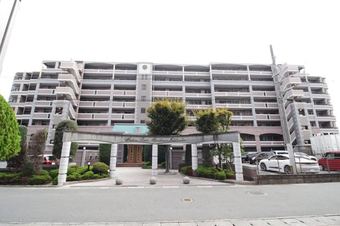 4LDK apartment in Nishi Ward