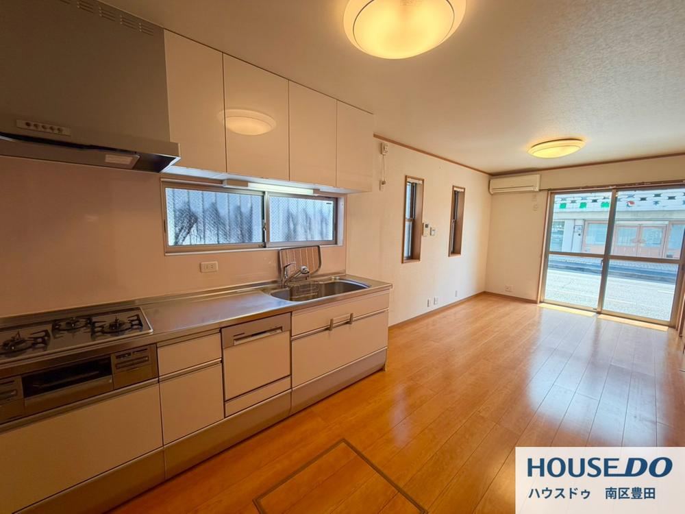 4LDK house in Naka Ward, Sakai, Osaka - Photo 1