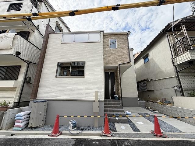 3LDK house in Toyonaka, Osaka - Photo 1