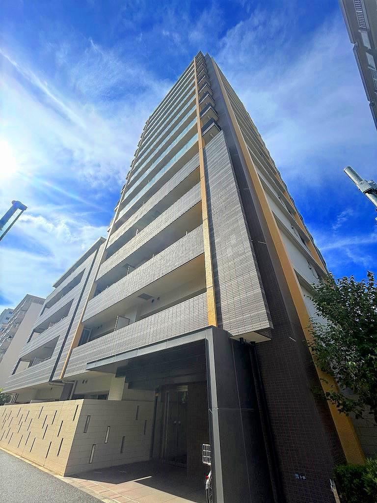 2LDK apartment in Katsushika Ward, Tokyo - Photo 1