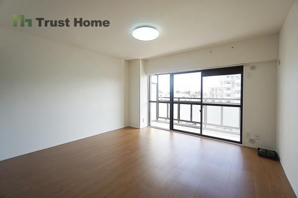 3LDK apartment in Suita, Osaka - Photo 1