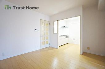 3DK apartment in Nishiyodogawa Ward