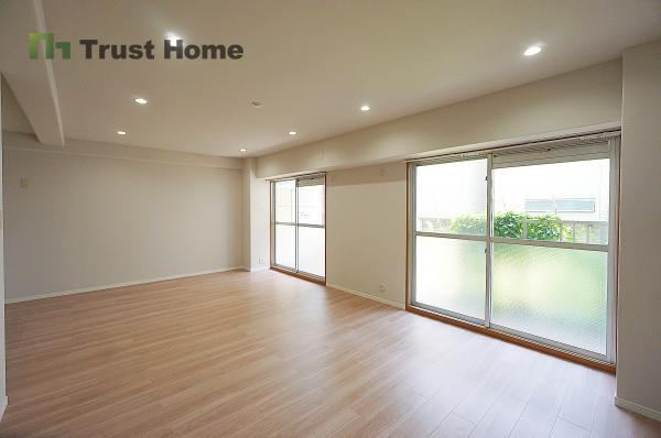 2LDK apartment in Yodogawa Ward, Osaka - Photo 1