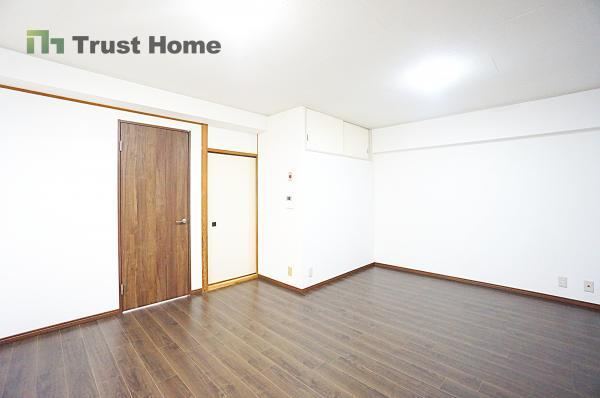 3LDK apartment in Suita, Osaka - Photo 1