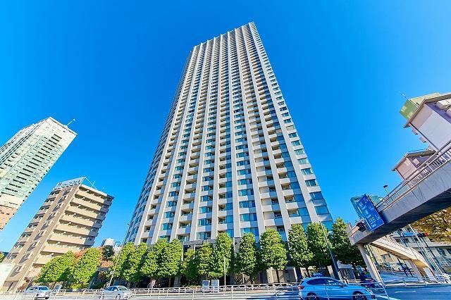 3LDK apartment in Minato Ward, Tokyo - Photo 1