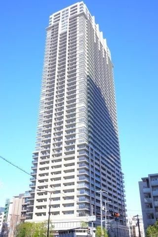 2LDK apartment in Kita Ward, Osaka - Photo 1