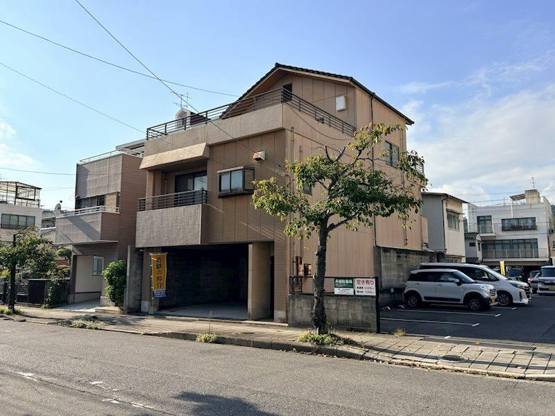 4LDK house in Kure, Hiroshima - Photo 1