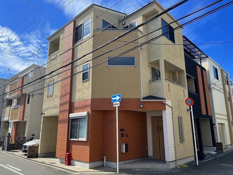 4LDK house in Joto Ward, Osaka - Photo 1