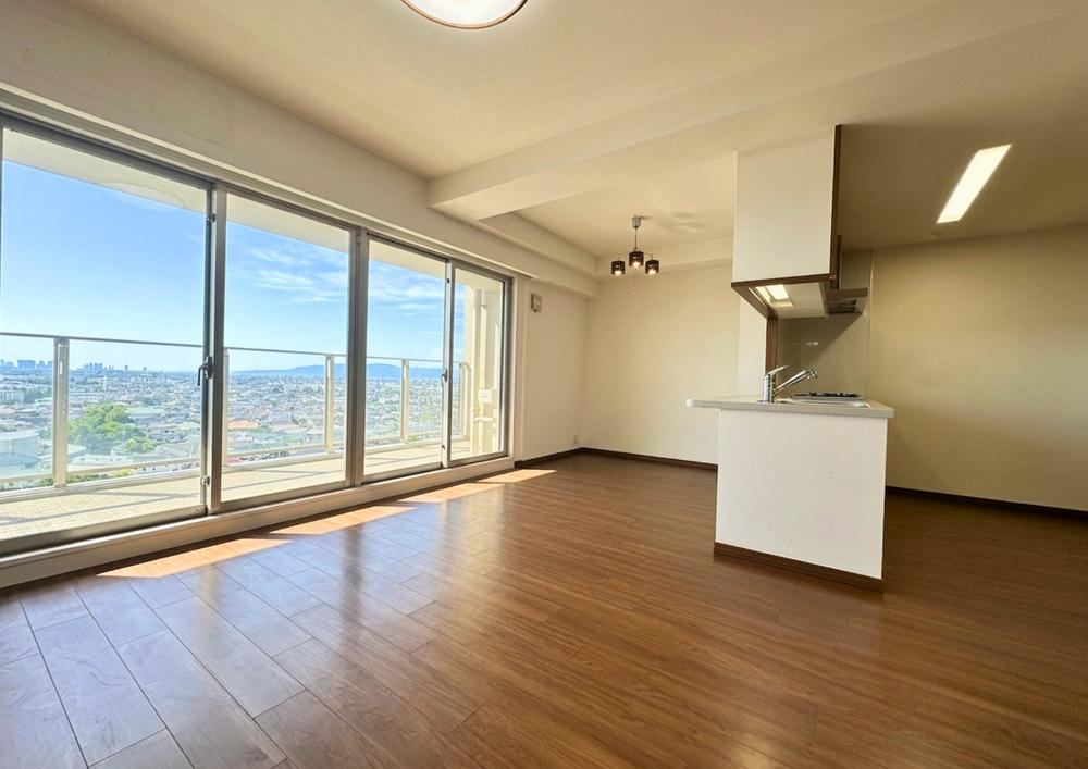 3LDK apartment in Toyonaka, Osaka - Photo 1