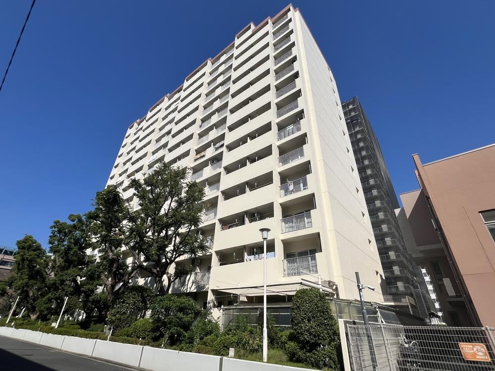 3LDK apartment in Nishi Ward, Osaka - Photo 1