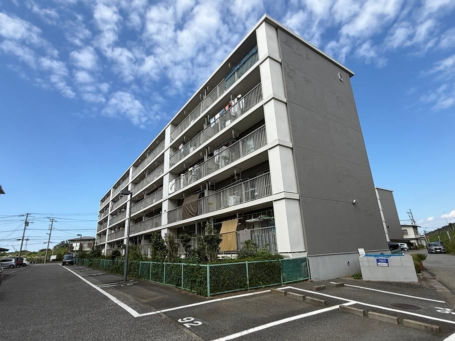 2LDK apartment in Sodegaura, Chiba - Photo 1