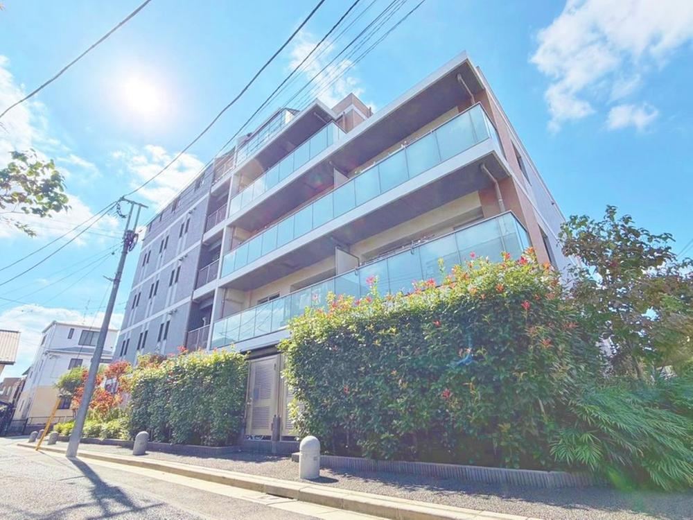 2LDK+S apartment in Adachi Ward, Tokyo - Photo 1