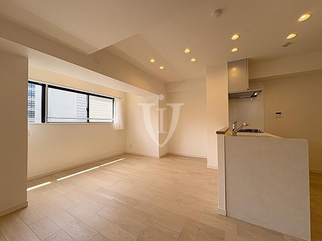 1LDK+S apartment in Chuo Ward, Tokyo - Photo 1