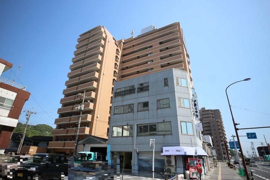 2LDK apartment in Iwakuni, Yamaguchi - Photo 1