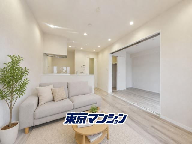 1LDK apartment in Shinjuku Ward, Tokyo - Photo 1