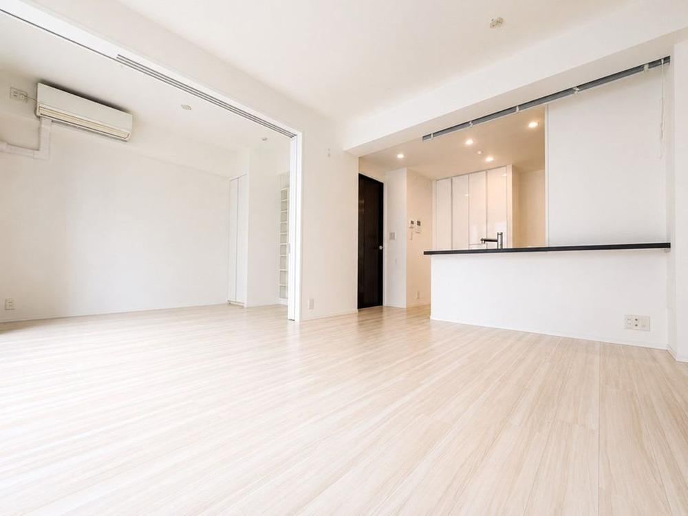 2LDK apartment in Bunkyo Ward, Tokyo - Photo 1