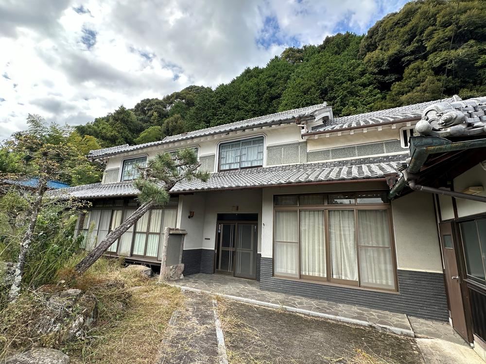 9DK house in Himeji, Hyogo - Photo 1