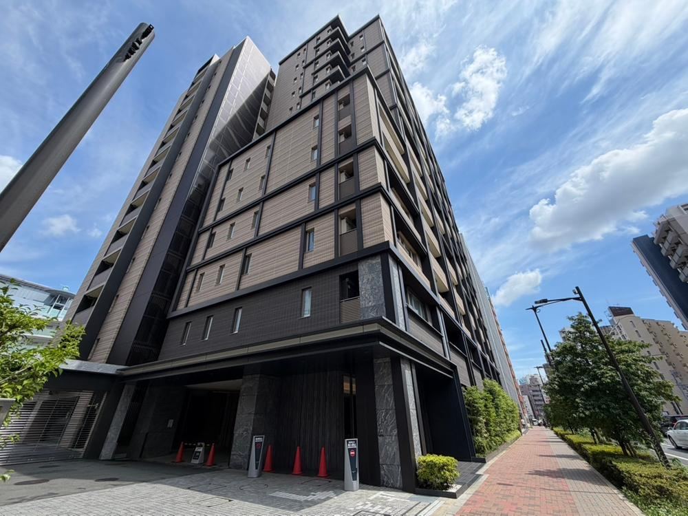 3LDK apartment in Meguro Ward, Tokyo - Photo 1