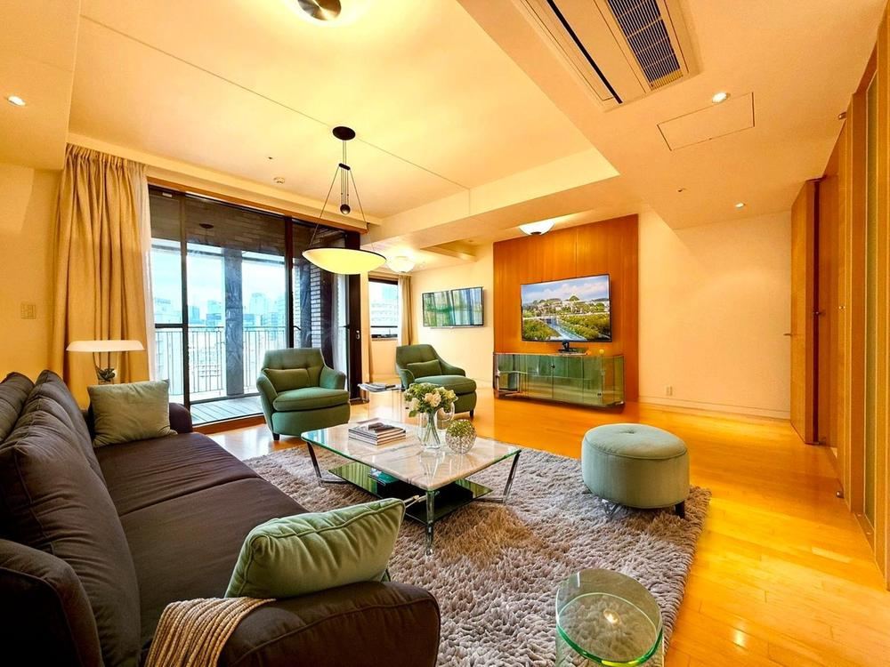 3LDK apartment in Chiyoda Ward, Tokyo - Photo 1