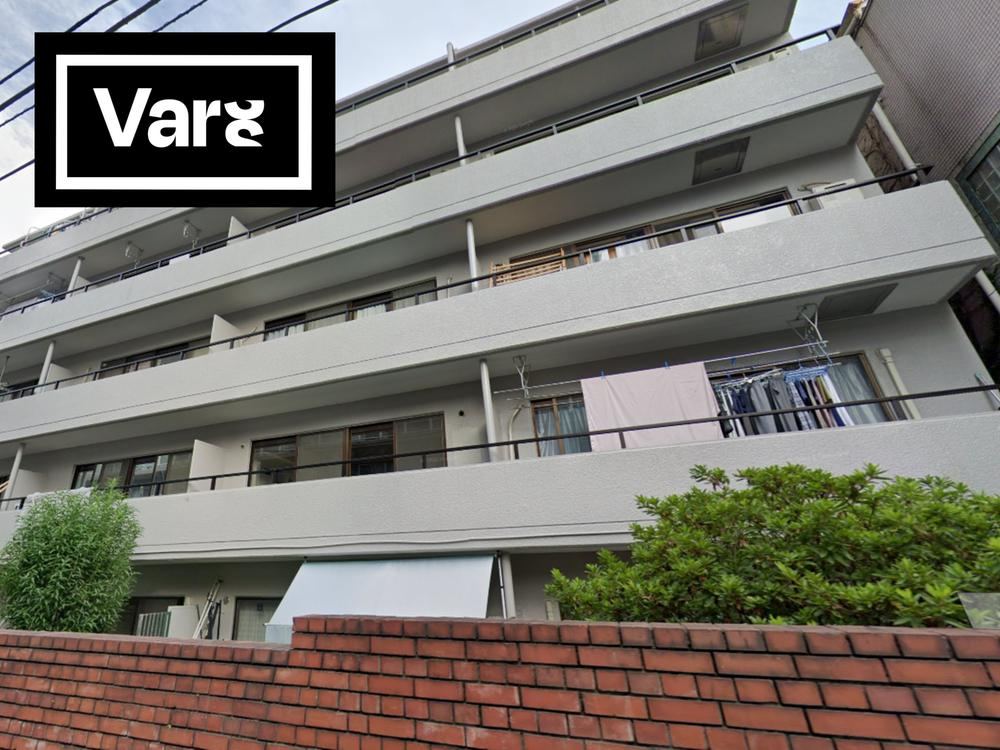 2LDK apartment in Shinjuku Ward, Tokyo - Photo 1