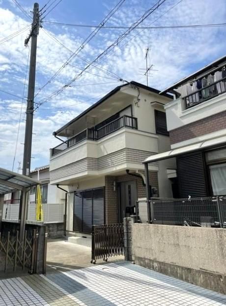 4LDK house in Toyonaka, Osaka - Photo 1