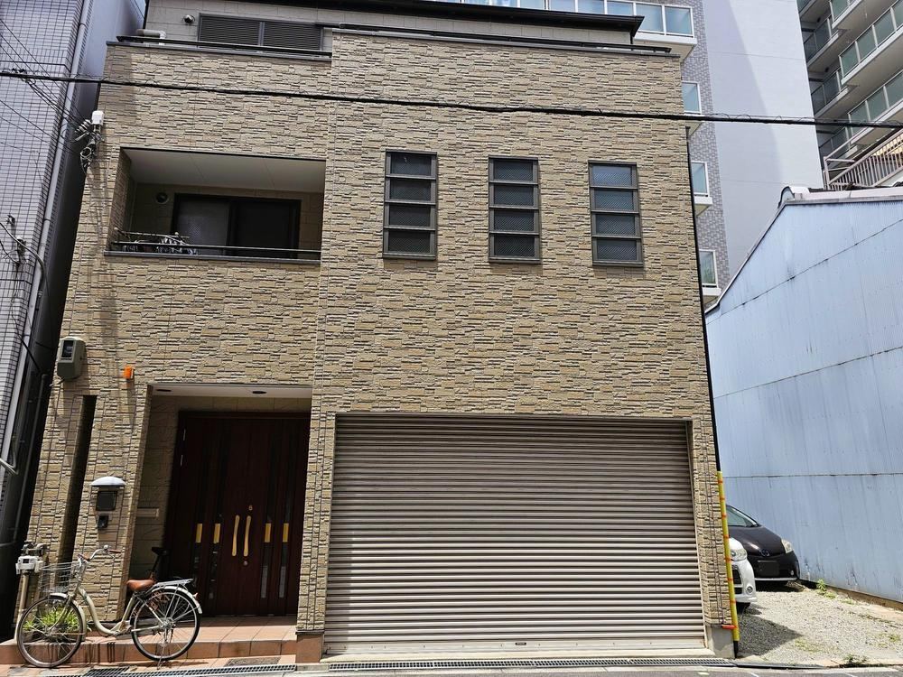 5LDK house in Nishi Ward, Osaka - Photo 1