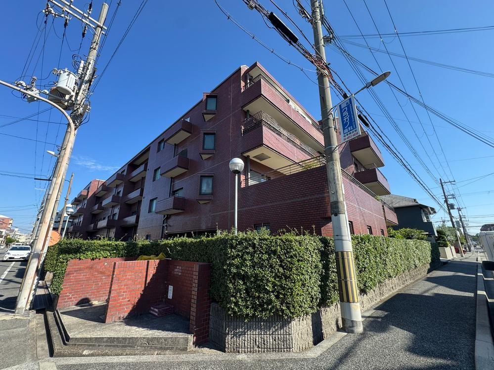 3LDK apartment in Toyonaka, Osaka - Photo 1