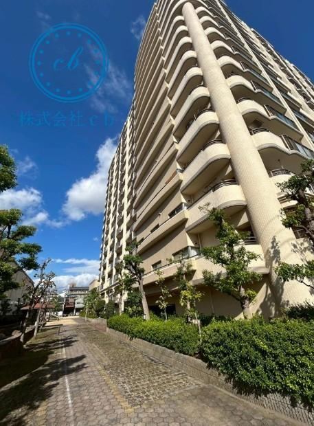 3LDK apartment in Tsurumi Ward, Osaka - Photo 1