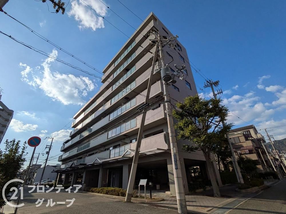 3LDK apartment in Higashinada Ward, Kobe, Hyogo - Photo 1