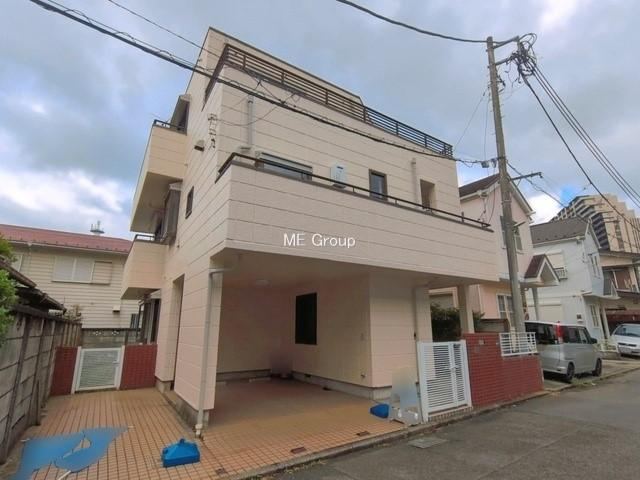 4LDK+2S house in Fujisawa, Kanagawa - Photo 1