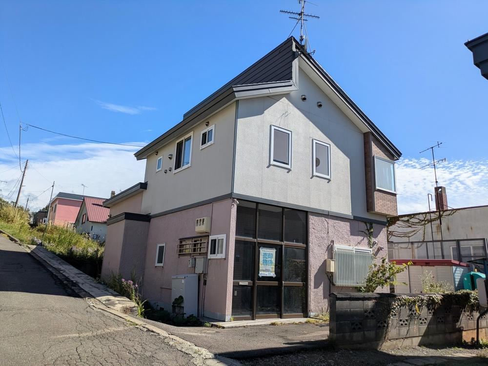 4LDK+S house in Otaru, Hokkaido - Photo 1