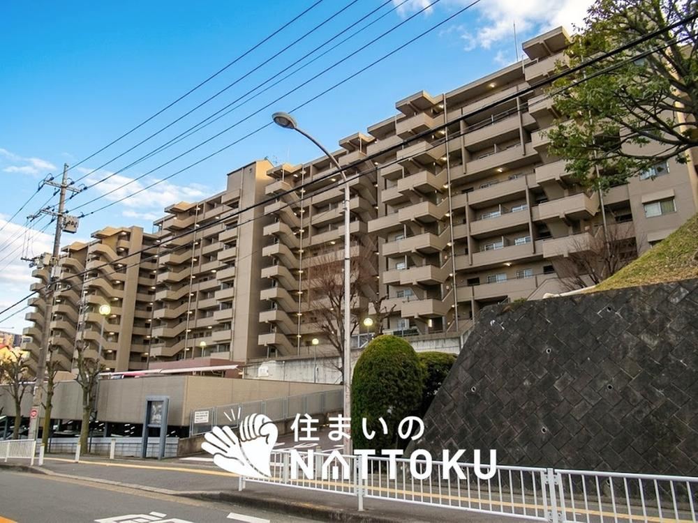 4LDK apartment in Hirakata, Osaka - Photo 1
