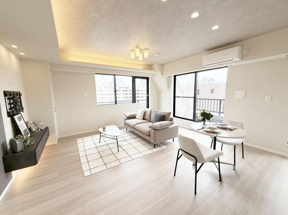 2LDK apartment in Shinjuku Ward, Tokyo - Photo 1