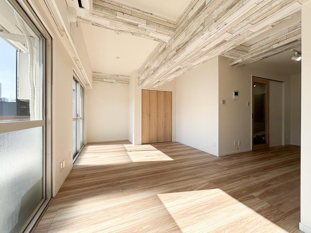 studio apartment in Shinjuku Ward, Tokyo - Photo 1
