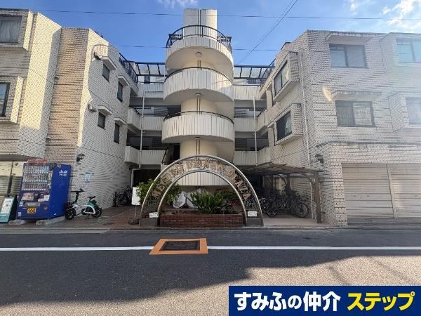 2LDK apartment in Meguro Ward, Tokyo - Photo 1